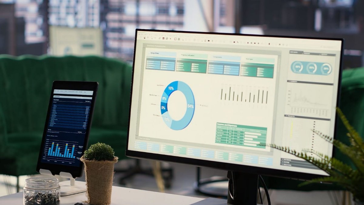 Analysis vs. Analytics